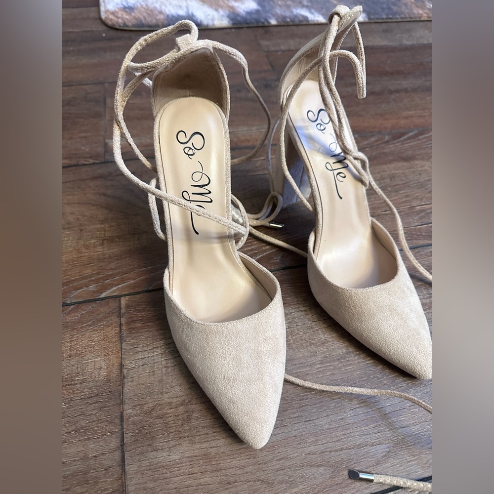 Brand new never worn suede heels size 9